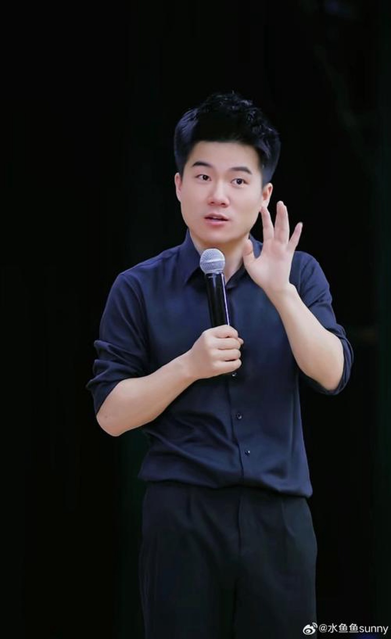 董宇辉火速澄清恋情？细节曝光直打脸！